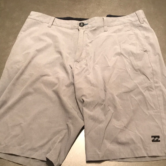 Billabong Other - Billabong submersible hybrid short size 36